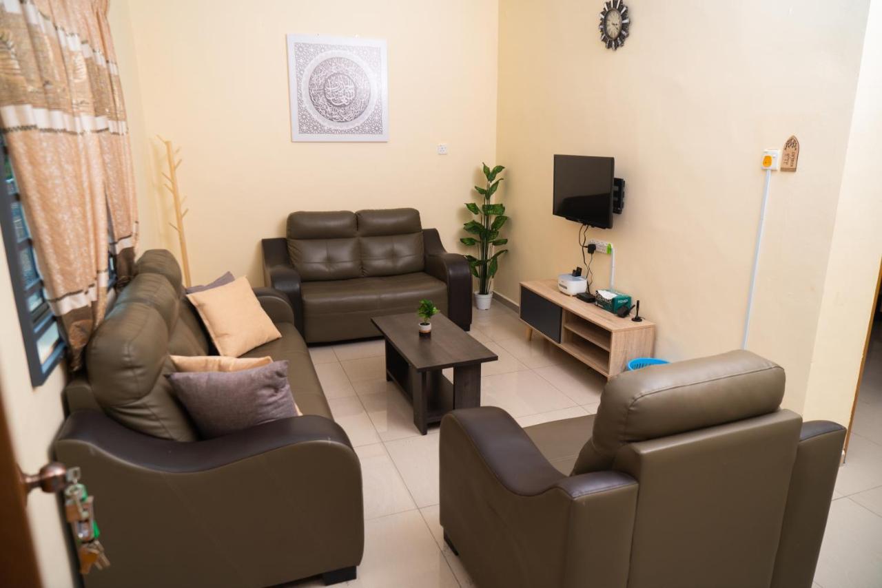 Adorable 3-Bedroom Home With Pool, Wi-Fi And Bbq Rembau Exterior foto